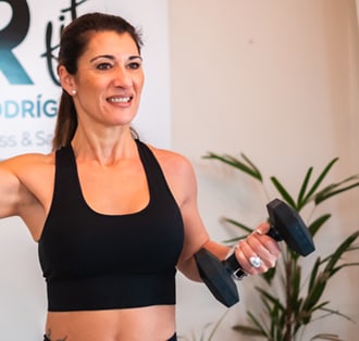 ejercicios-para-tonificar-biceps-mujeres-noelia-recortada
